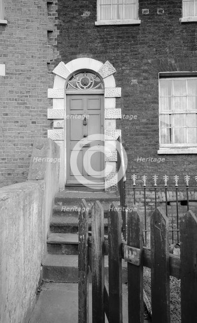 115 Kennington Lane, Lambeth, London, 1945. Artist: Eric de Maré