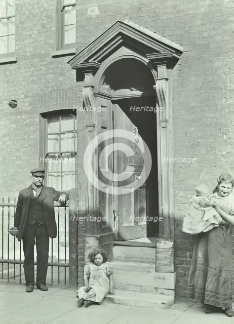 112 Watergate Street, Deptford, London, 1911. Creator: Unknown.