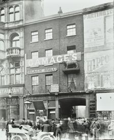 122 Holborn Black Bull Hotel, London, 1904. Creator: Unknown
