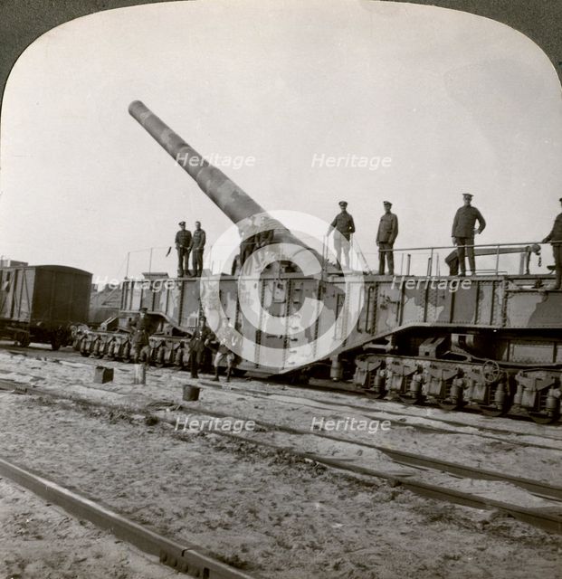 16 inch railway gun which pulverised the Hindenburg Line, World War I, France, 1917-1918.Artist: Realistic Travels Publishers