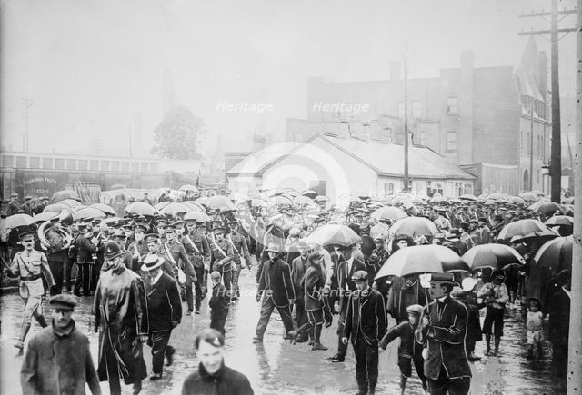 17th Reg't [i.e., Regiment] leaving Toronto, between c1914 and c1915. Creator: Bain News Service.