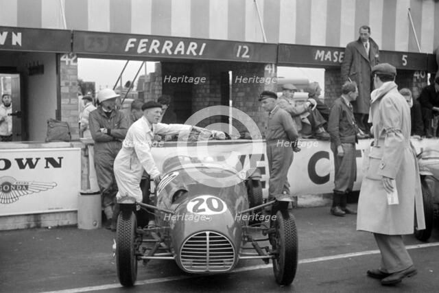 1951 Killeen - MG, D.Pitt in pits at Silverstone during British GP meeting. Creator: Unknown.