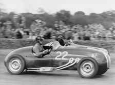 1952 Frazer-Nash, Tony Crook being overtaken by de Graffenried's Maserati. Creator: Unknown