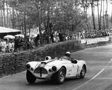 1953 Cunningham 5.4 at Le Mans driven by Cunningham/Spear. Creator: Unknown
