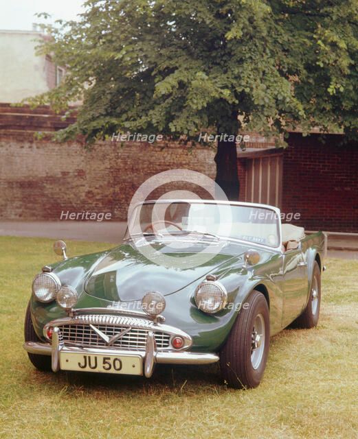 1961 Daimler SP 250 V8. Artist: Unknown.