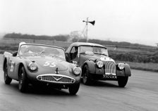 1961 Daimler SP250, Hon. B.Fielding and Morgan +4, Jones. At Silverstone. Creator: Unknown