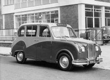 1963 Winchester Mk1 taxi cab . Creator: Unknown
