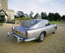 1965 Aston Martin DB5, James Bond 007
