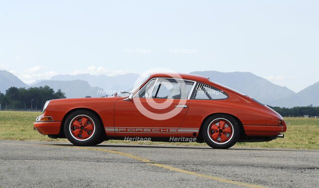 1965 Porsche 911 2000 R Artist: Unknown.