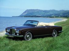 1975 Rolls Royce Corniche convertible