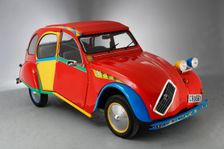 1983 Picasso's Citroen custom, based on Citroen 2CV
