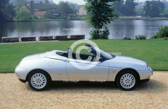 1997 Alfa Romeo spider twin spark 16v. Artist: Unknown.