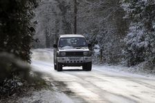 1997 Mitsubishi Shogun on icy road