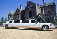 1998 Lincoln Stretch Limousine outside Palace House
