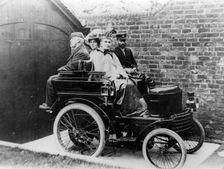 1900 Belsize dog cart, sold as a Marshall. Creator: Unknown