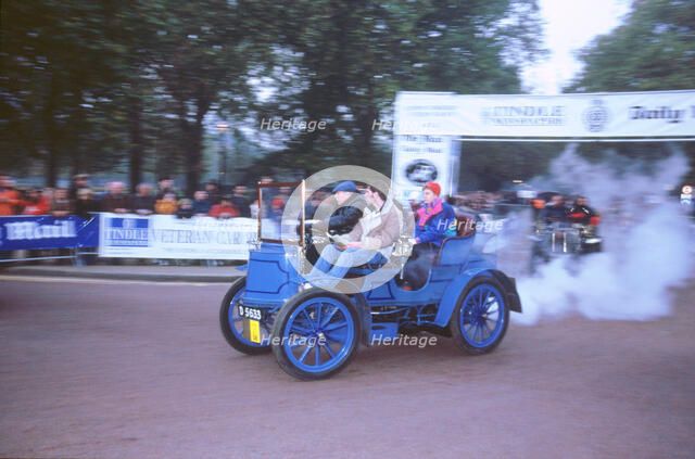 1900 Gardner Serpollet steam car. Artist: Unknown.