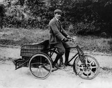 1901 Singer tricycle. Creator: Unknown