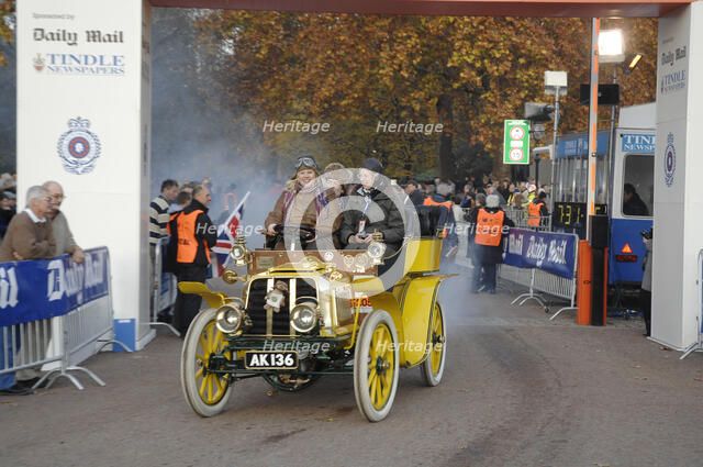 1902 Darracq on 2007 London to Brighton Run Artist: Unknown.
