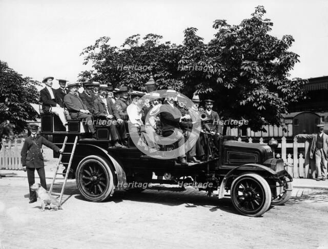 1903 Milnes Daimler Charabanc, (c1903?). Artist: Unknown