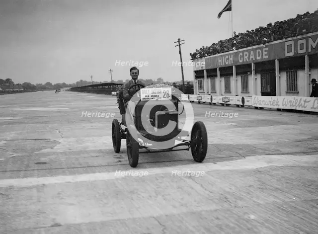 1903 Rover of R Livesey competing in the BARC Daily Sketch Old Crocks Race, Brooklands, 1931. Artist: Bill Brunell.