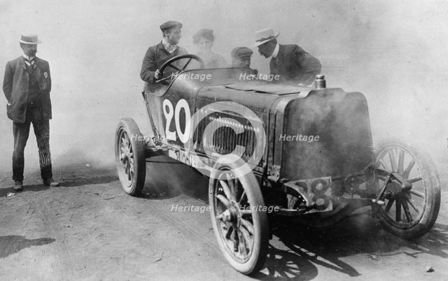 1904 Darracq driven by Duray. Creator: Unknown.