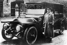 1904 Napier with Esther Goodall, chauffeuse. Creator: Unknown