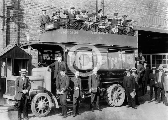 1906 Daimler experimental gearless bus. Creator: Unknown.