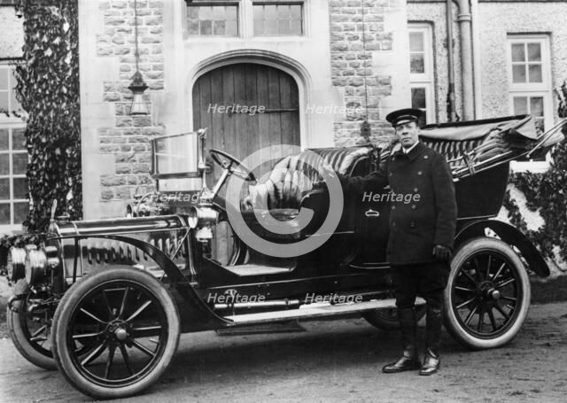 1908 De Dion Bouton model. Artist: Unknown