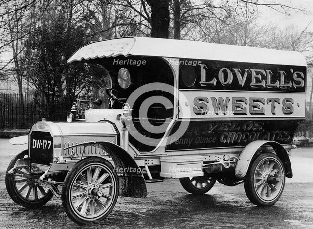 1909 Dennis truck. Creator: Unknown.