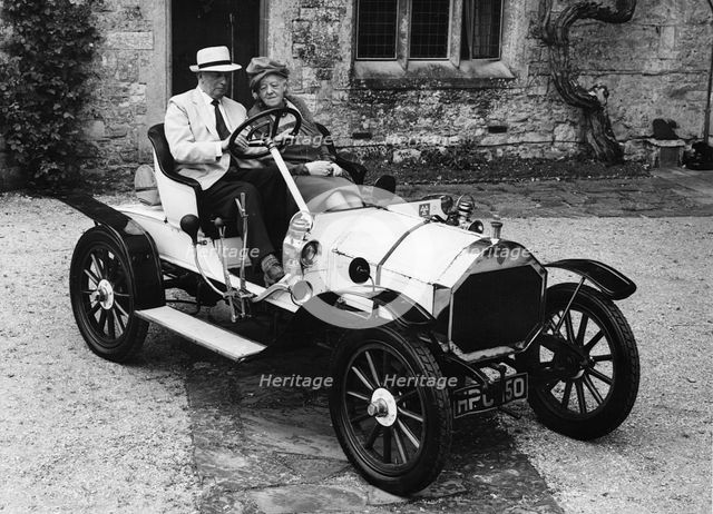1909 Humber 8hp, Margaret Rutherford and her husband Stringer Davis. Creator: Unknown.