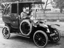 1912 Renault AG 9hp taxi cab. Creator: Unknown
