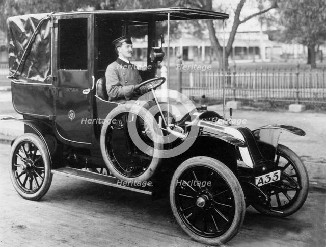 1912 Renault AG 9hp taxi cab. Creator: Unknown.