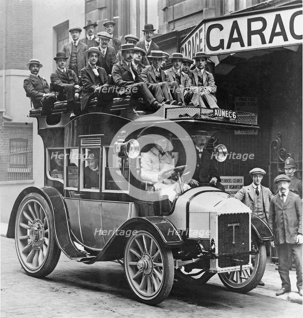 1913 Thames coach. Creator: Unknown.