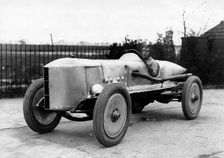 1913 Percy Lambert in Talbot Special 25hp at Brooklands, breaks 103 miles in 1 hour record. Creator: Unknown