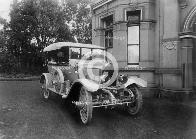 1913 Standard Colonial model. Creator: Unknown.