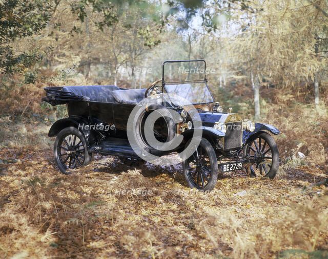 1915 Ford Model T. Artist: Unknown
