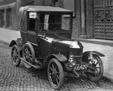 1916 Morris Oxford Coupe. Creator: Unknown