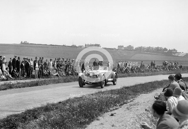 1929 Mercedes Benz driven by Earl Howe on 1930 Brighton rally acceleration trial Artist: Unknown.