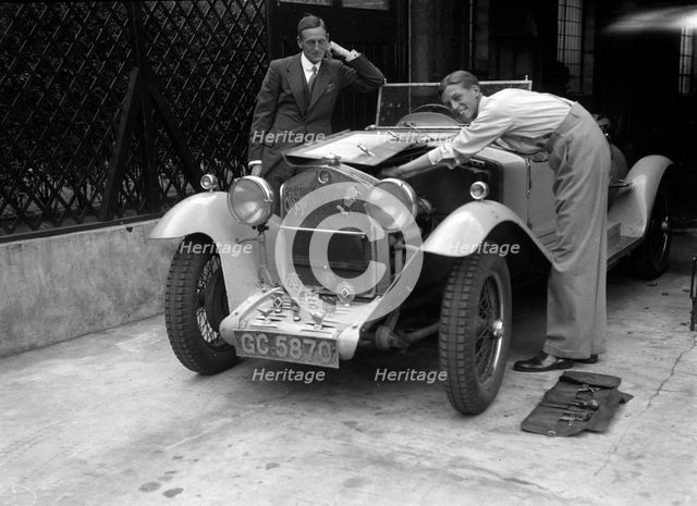 1930 Alfa-Romeo driven by Kenneth Evans. Artist: Bill Brunell.