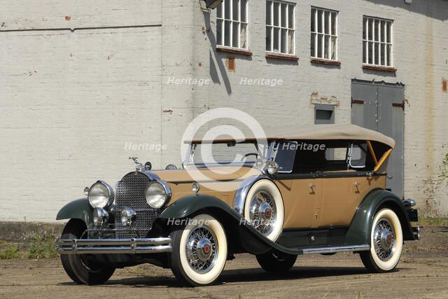 1931 Packard Deluxe Eight Artist: Unknown.