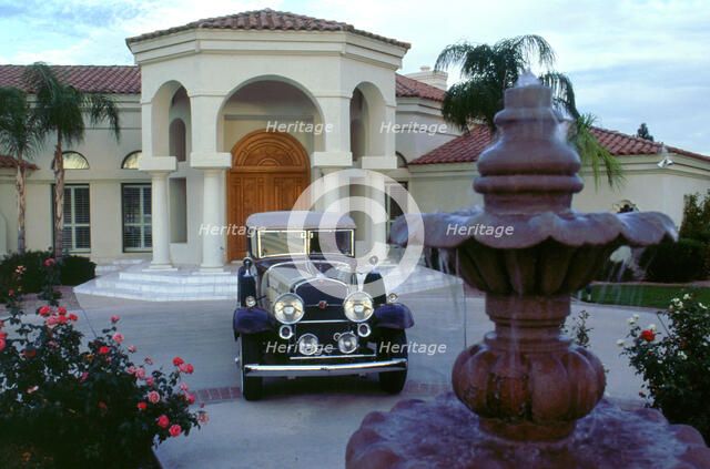 1932 Cadillac v16 convertible. Artist: Unknown.