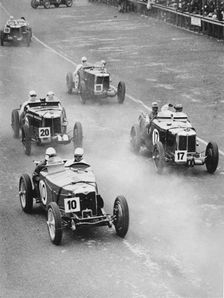 1933 Ulster TT, MG Magnette K3 Nuvolari, car number 17, trails Riley