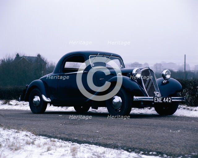 1938 Citroën 7CV Saloon. Artist: Unknown