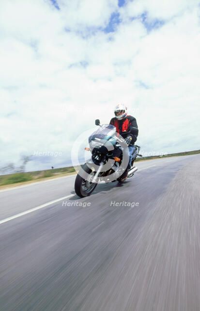 2000 Yamaha XJ 600s Diversion motorcycle. Artist: Unknown.