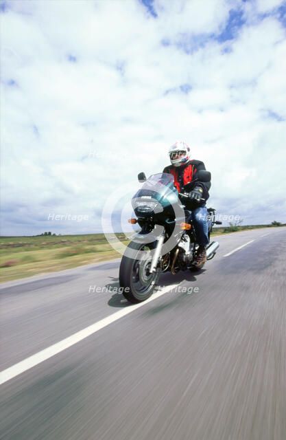 2000 Yamaha XJ 600s Diversion motorcycle. Artist: Unknown.