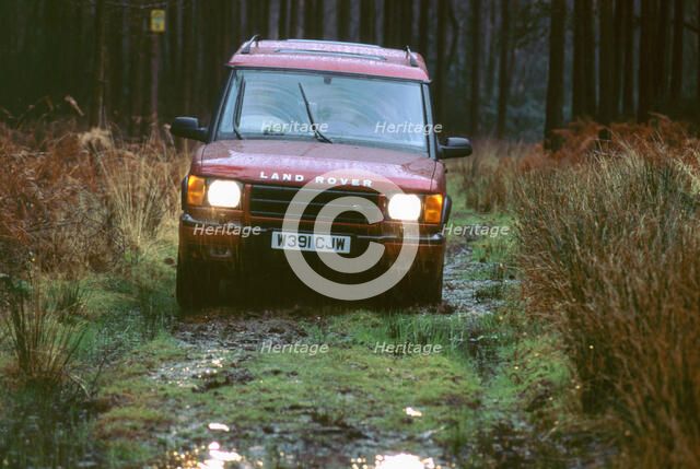 2000 Land Rover Discovery TD5. Artist: Unknown.