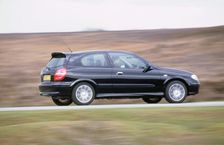 2000 Nissan Almera