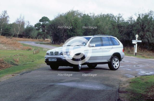 2001 BMW X5 4.4i. Artist: Unknown.