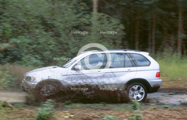 2001 BMW X5 4.4i. Artist: Unknown.