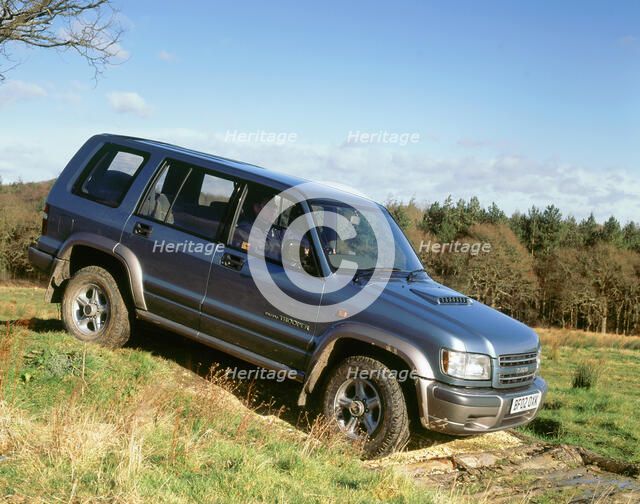 2002 Isuzu Trooper Duty 3.0 TD long wheel base. Artist: Unknown.